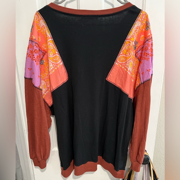 We the Free gorgeous patchwork sleeves Top - Picture 2 of 4